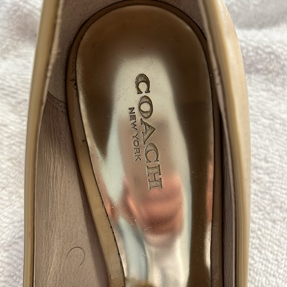 Coach, Neutral Heel, size 7 - Picture 2 of 4
